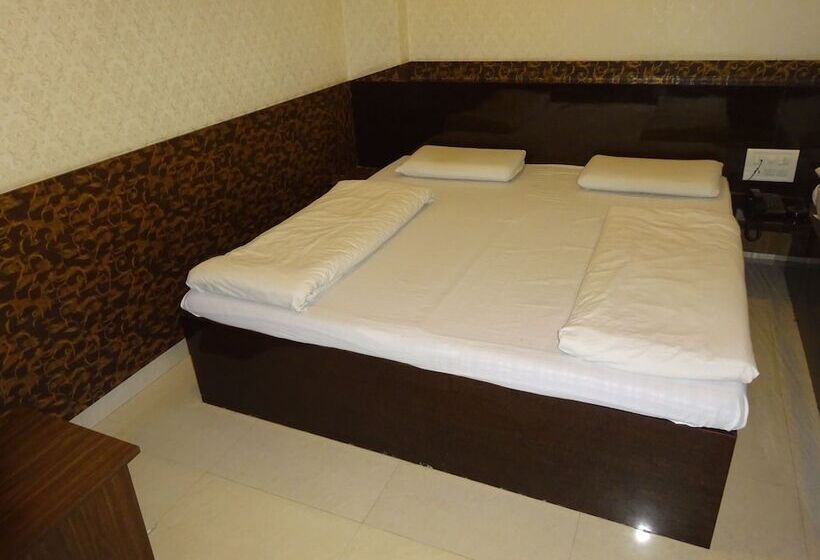 فندق Shri Hari Prem