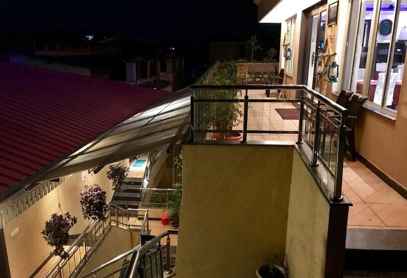 בית מלון כפרי Tal Paradise