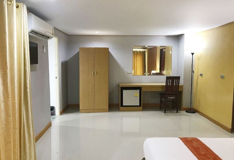 فندق Toh Buk Seng Ayutthaya