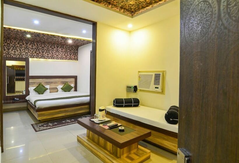 ホテル Treebo China Town