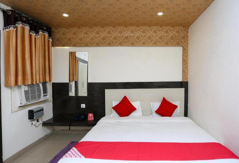 ホテル Treebo China Town