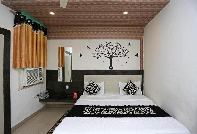 ホテル Treebo China Town