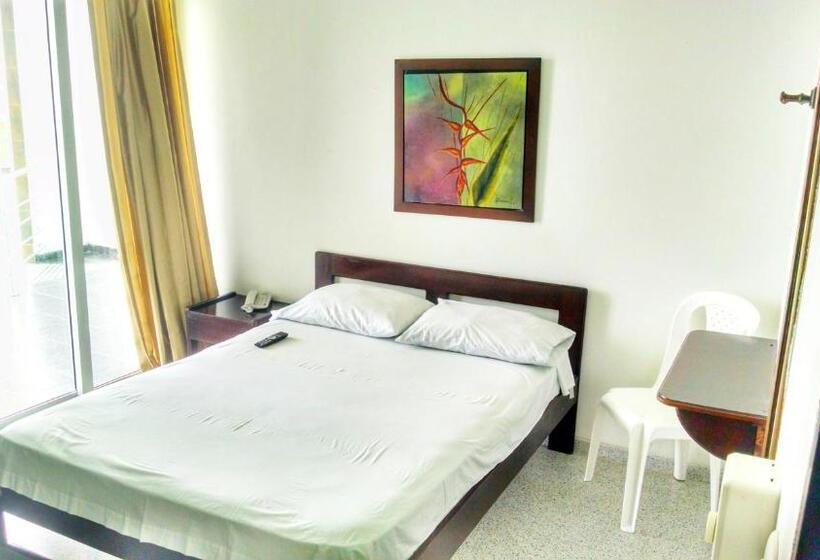 בית מלון כפרי Tropical