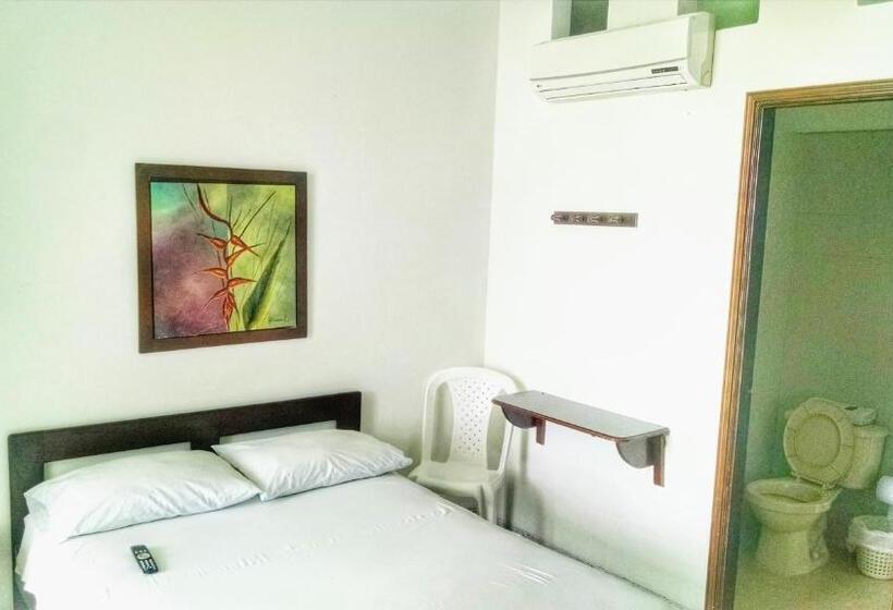 בית מלון כפרי Tropical