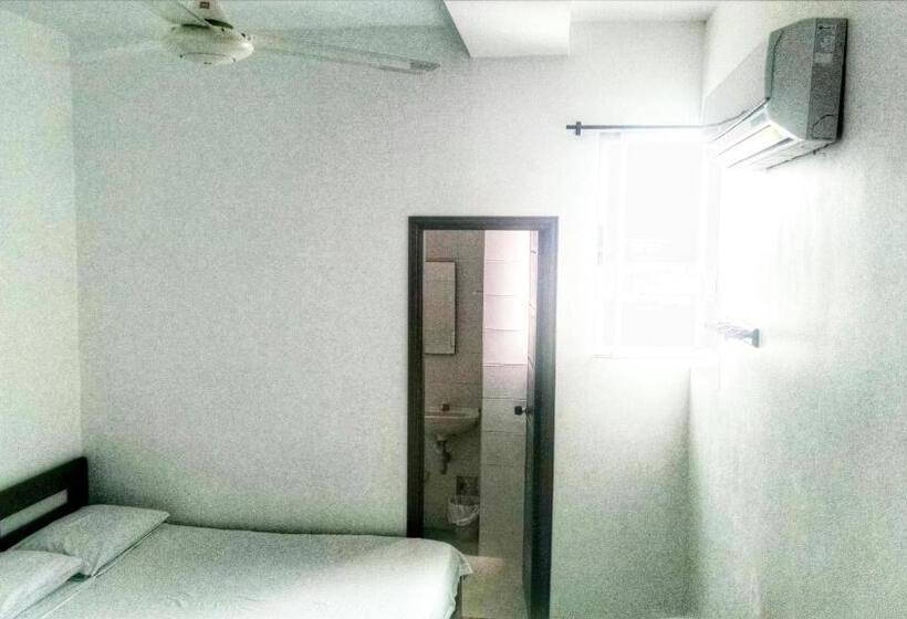 בית מלון כפרי Tropical