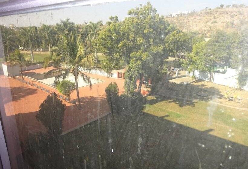 בית מלון כפרי Utsav