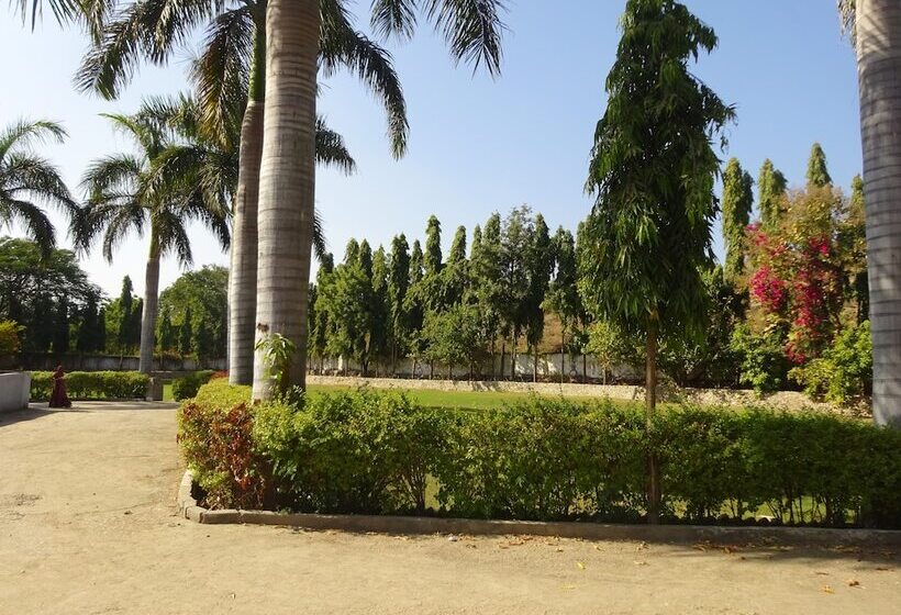 בית מלון כפרי Utsav