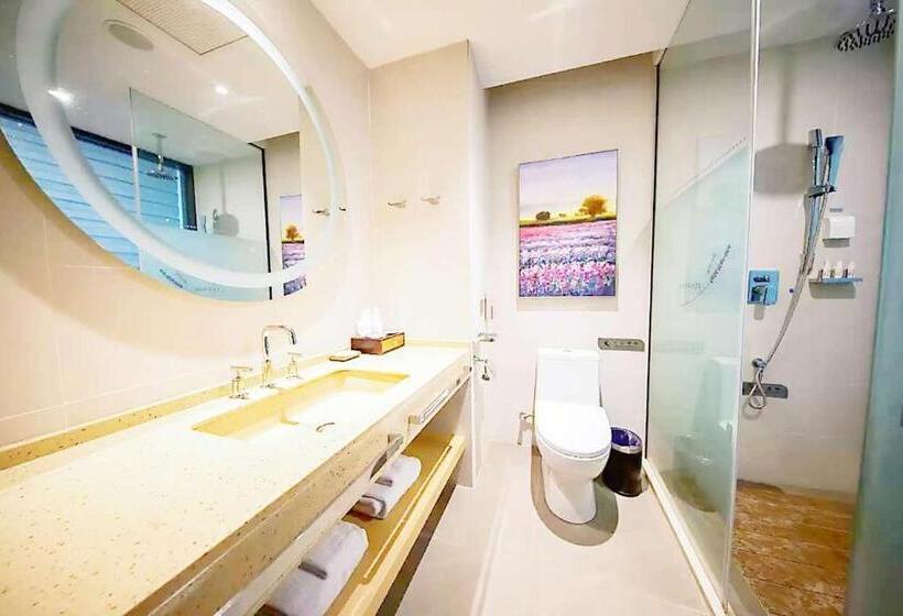 Lavande Hotel Taixing Jiangping Road