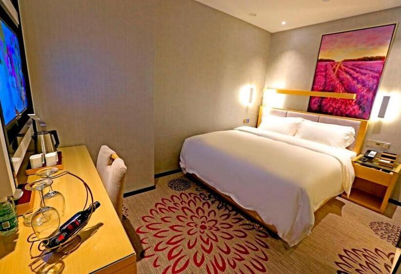 Lavande Hotel Taixing Jiangping Road