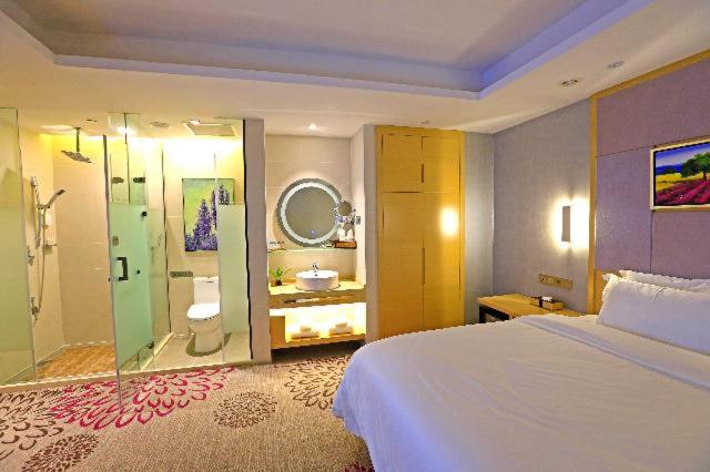 Lavande Hotel Taixing Jiangping Road