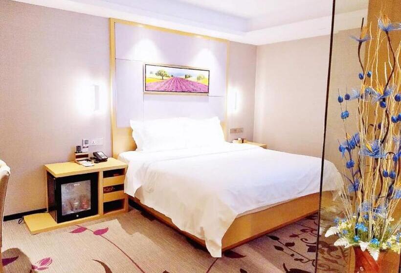 Lavande Hotel Taixing Jiangping Road