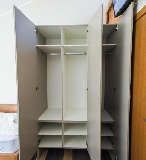 مُتل Atrijum Apartments And Rooms