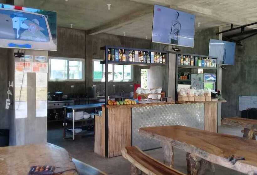 אתר נופש Birdland Beach Club