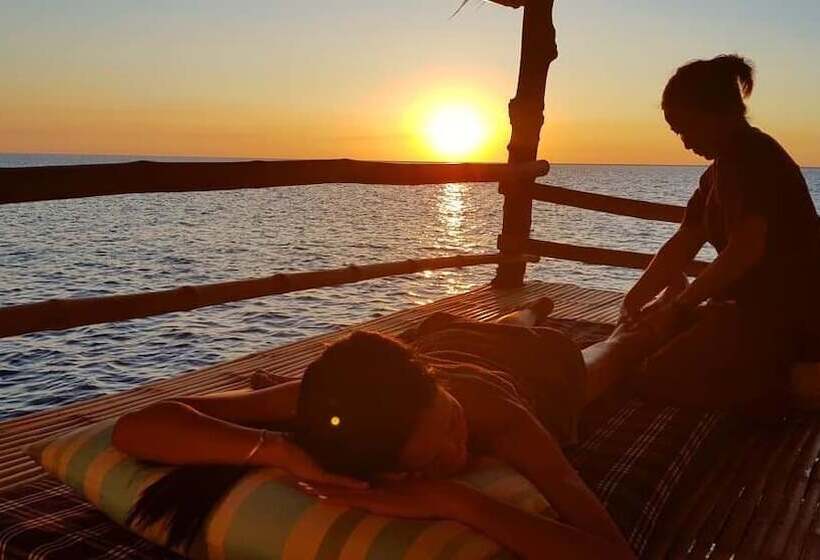 אתר נופש Birdland Beach Club