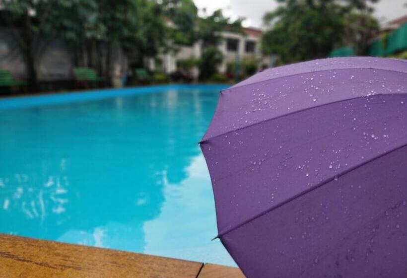 منتجع Dew Drops Boutique Retreat