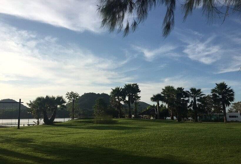 渡假胜地 Inlaya Ratchaburi