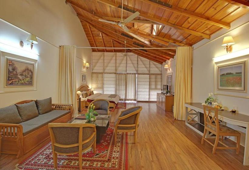 אתר נופש Neelesh Inn  A Luxury Lake View Hotel  20 Kms From Nainital