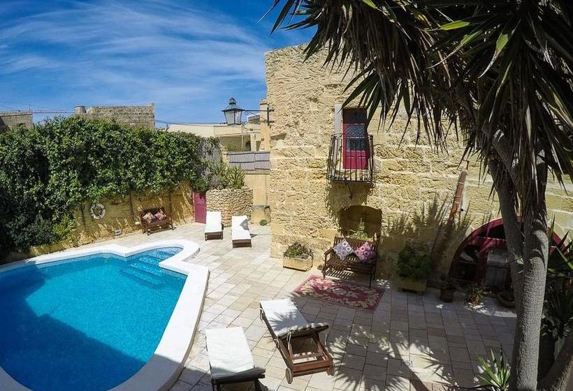 تختخواب و صبحانه Shanti Ghar Gozo