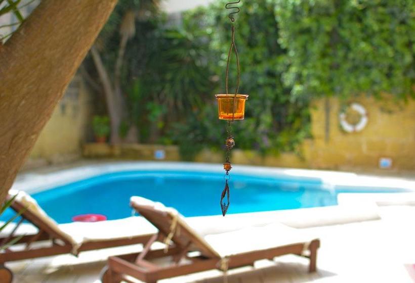 تختخواب و صبحانه Shanti Ghar Gozo