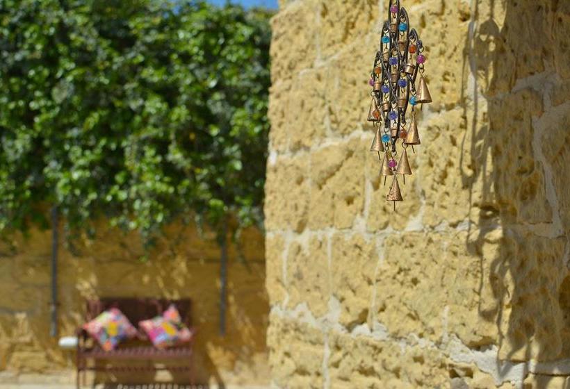 تختخواب و صبحانه Shanti Ghar Gozo