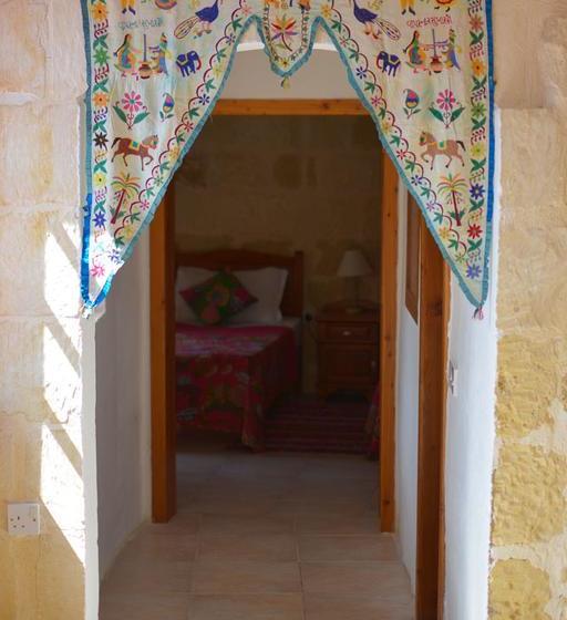 تختخواب و صبحانه Shanti Ghar Gozo