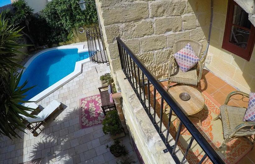 تختخواب و صبحانه Shanti Ghar Gozo