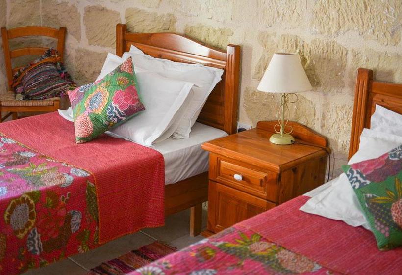 تختخواب و صبحانه Shanti Ghar Gozo