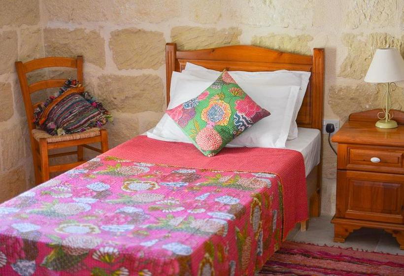 تختخواب و صبحانه Shanti Ghar Gozo