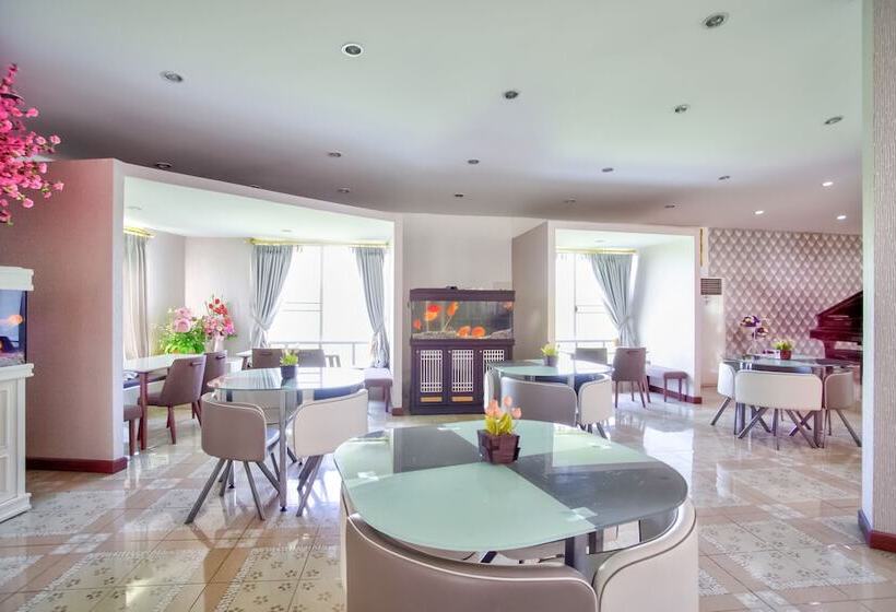 Thaiasia Goldensea Resort