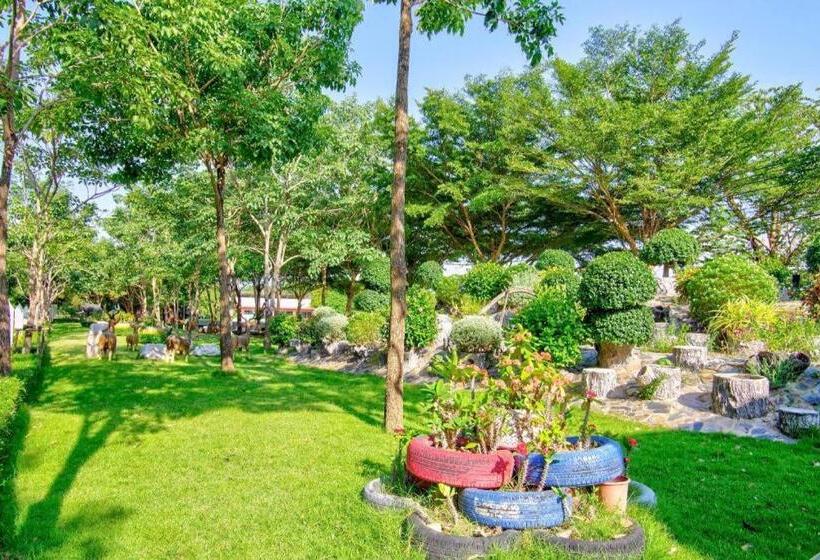 Thaiasia Goldensea Resort