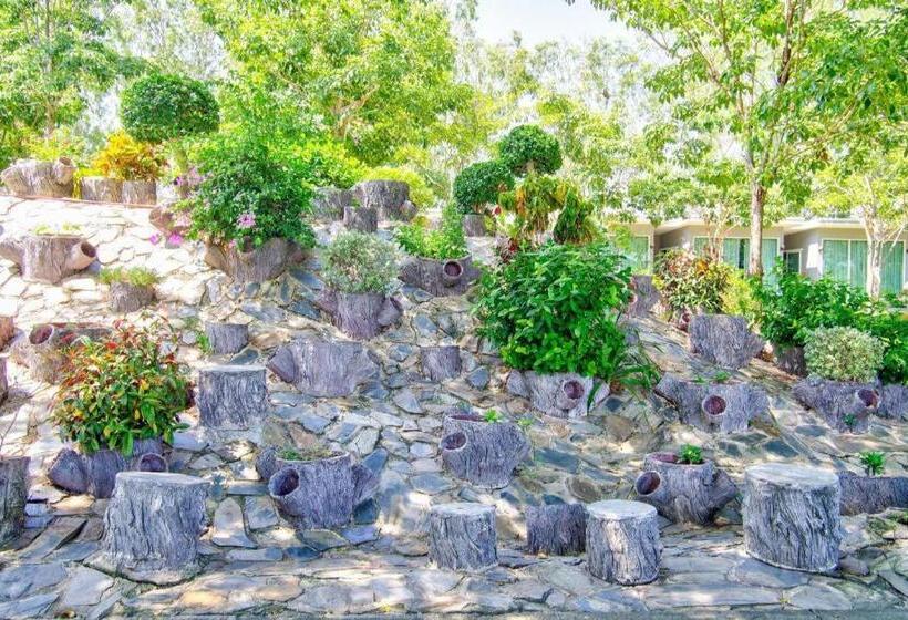 Thaiasia Goldensea Resort