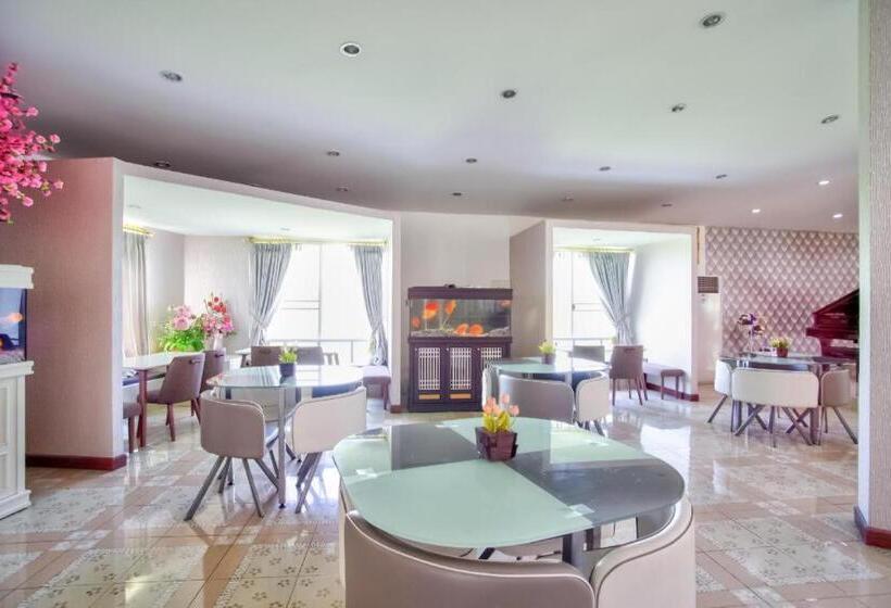 Thaiasia Goldensea Resort