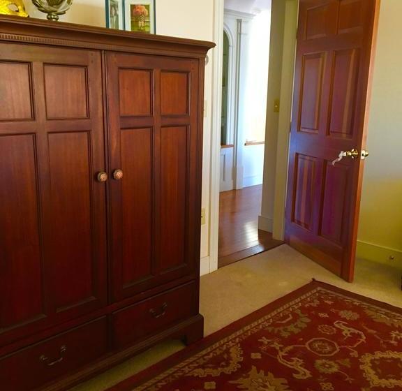 A Cayuga Lakefront Inn   Hotel Alt, Ithaca New York