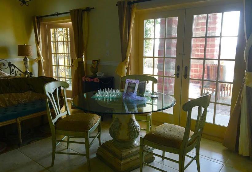 A Cayuga Lakefront Inn   Hotel Alt, Ithaca New York