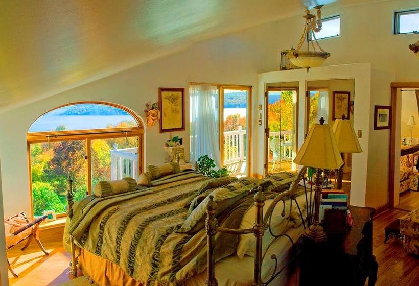 A Cayuga Lakefront Inn   Hotel Alt, Ithaca New York