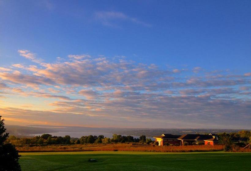 A Cayuga Lakefront Inn   Hotel Alt, Ithaca New York