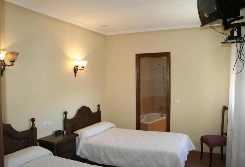 旅馆 Hostal Restaurante Raton