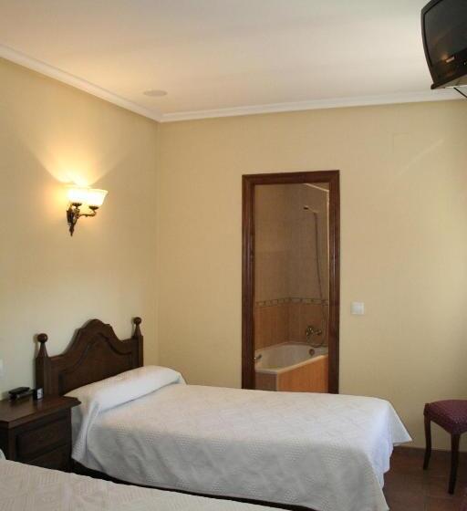 הוסטל Hostal Restaurante Raton