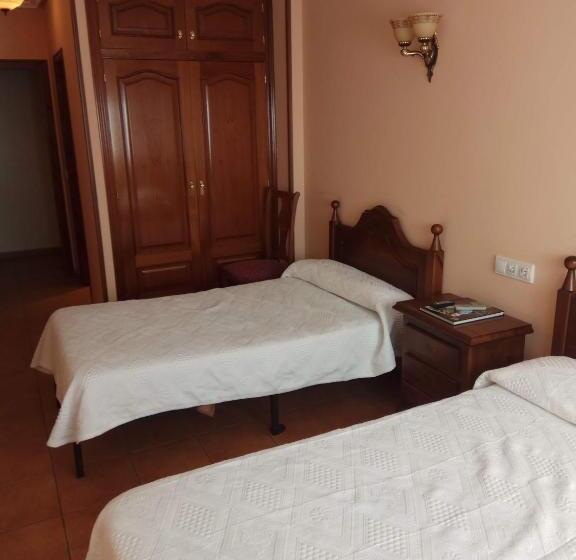 旅馆 Hostal Restaurante Raton