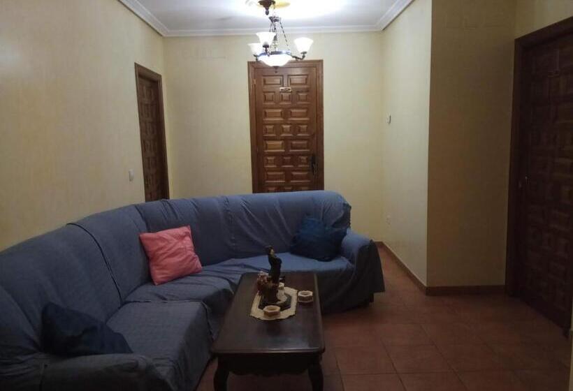 הוסטל Hostal Restaurante Raton