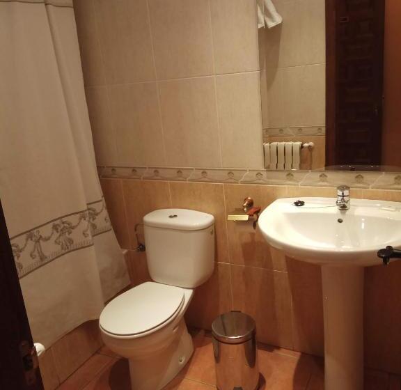 旅馆 Hostal Restaurante Raton