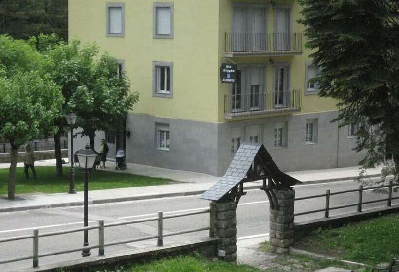 Albergue Turístico Rio Aragon