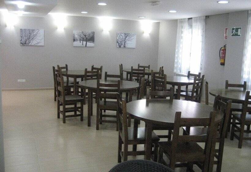 Albergue Turístico Rio Aragon