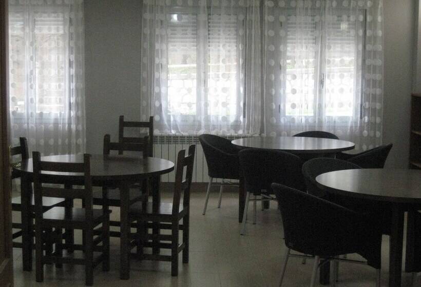 Albergue Turístico Rio Aragon