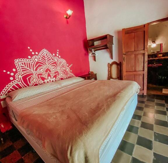 فندق صغير Viavia Leon