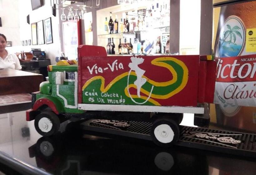 فندق صغير Viavia Leon