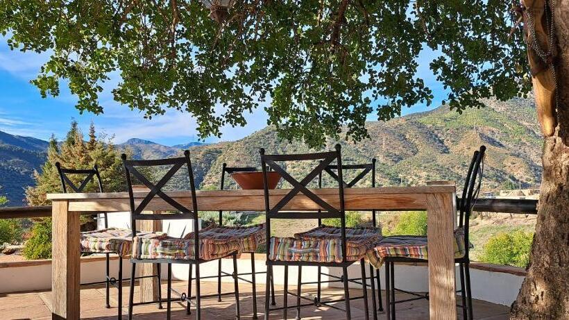 مبيت وإفطار Casa El Chorro