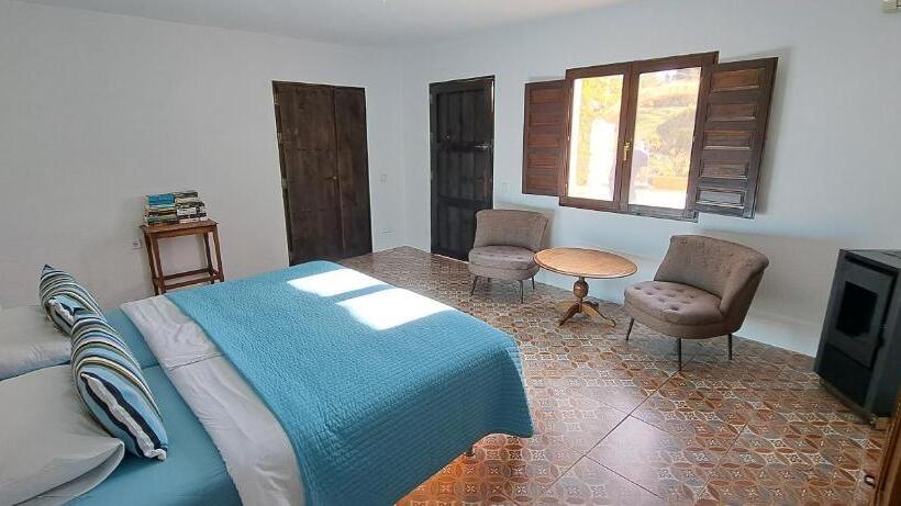 مبيت وإفطار Casa El Chorro