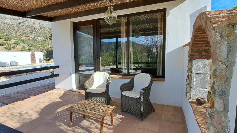 مبيت وإفطار Casa El Chorro