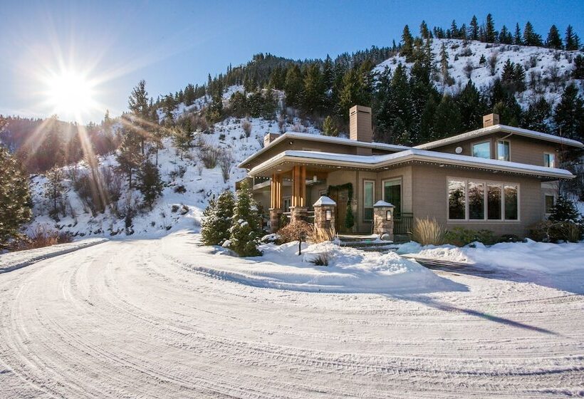 مبيت وإفطار Cascade Valley Inn